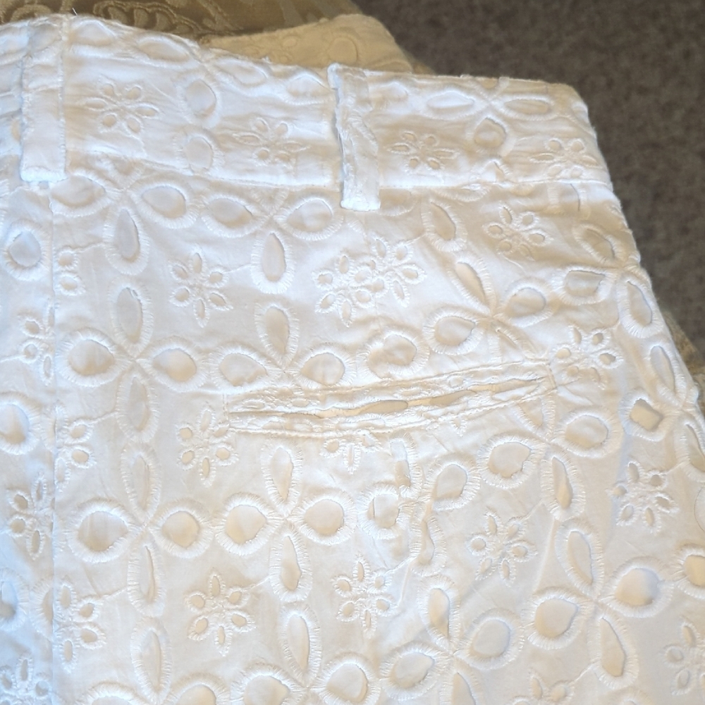 VENUS Elegant White Lace Skirt - Picture 9 of 9